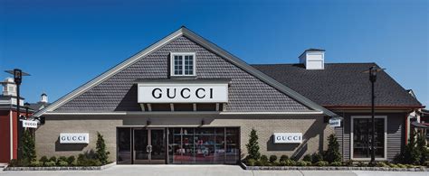 gucci outlet woodbury commons.